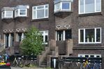 Niet alle entrees hebben 4 deuren, aan de zijkanten zitten er maar 2.
<br/>
Richard Keijzer, 2015-08-28